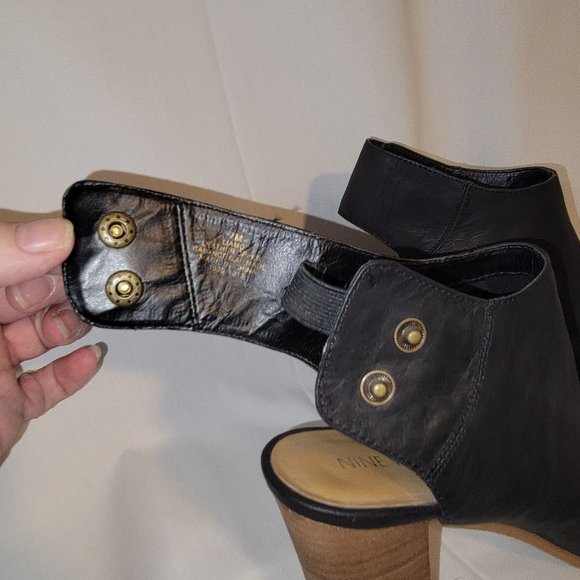 Nine West Peep-toe/heel bootie style Black - Size 7M - Leather - 3.5" heel - Picture 4 of 5